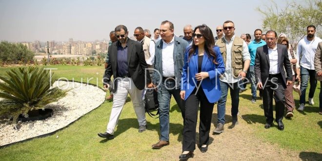 وزيرة الإسكان تقوم بجولة تفقدية موسعة بمشروع “حدائق تلال الفسطاط”