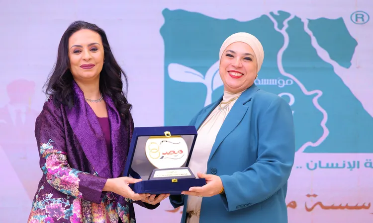 وزيرة التضامن تكرم “مصر الخير” لدورها الفعال في احتفالية مبادرة «فرحة مصر» لتجهيز العرائس