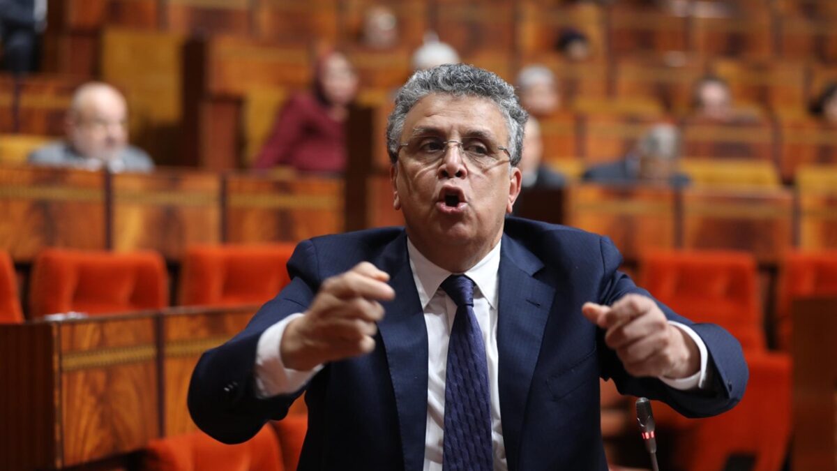 وهبي يتشبث بسحب تحرير العقود من المحامين وحصرها في العدول والموثقين