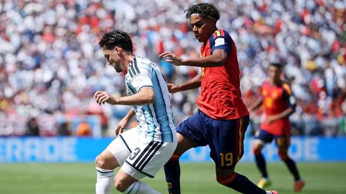 إلغاء هدف إسبانيا في الشوط الإضافي بنهائي المونديال ضد الأرجنتين