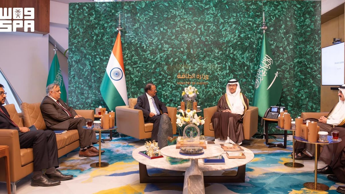 الأمير عبدالعزيز بن سلمان يبحث مع مستشار الأمن القومي الهندي التعاون في الطاقة