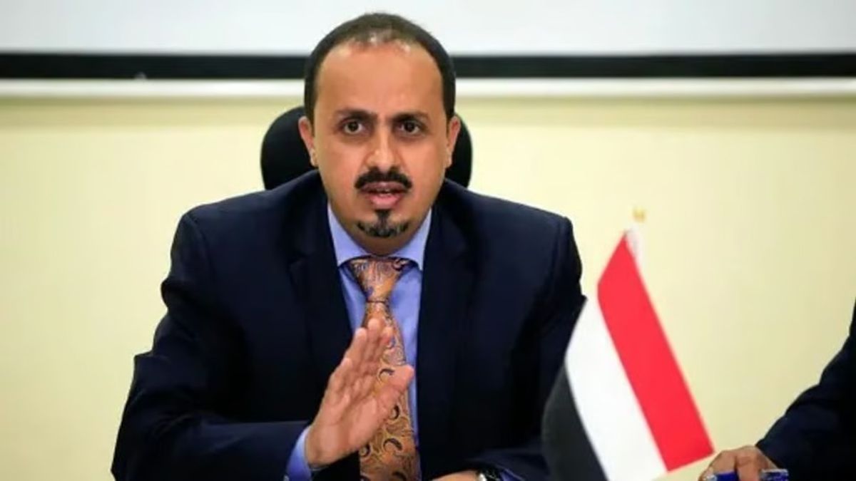 الإرياني: عسكرة إيران للمطارات والموانئ تهدد أمن اليمن والملاحة الدولية