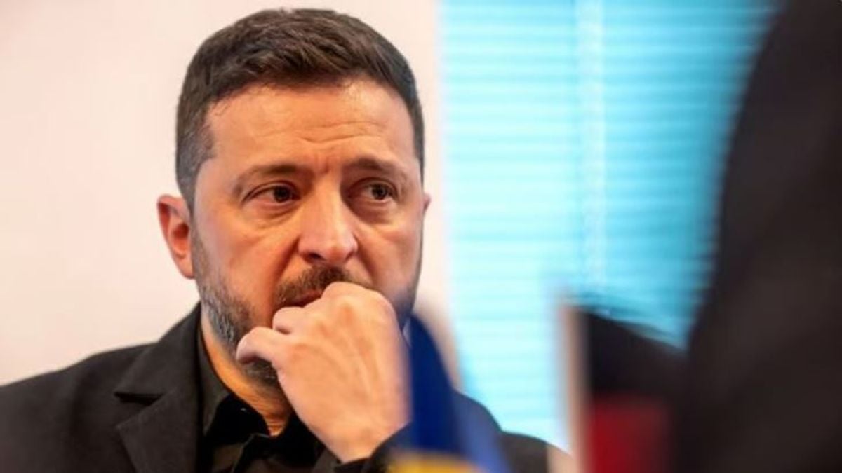 الرئيس الأوكراني يعين قائداً جديداً للجيش amid احتجاجات