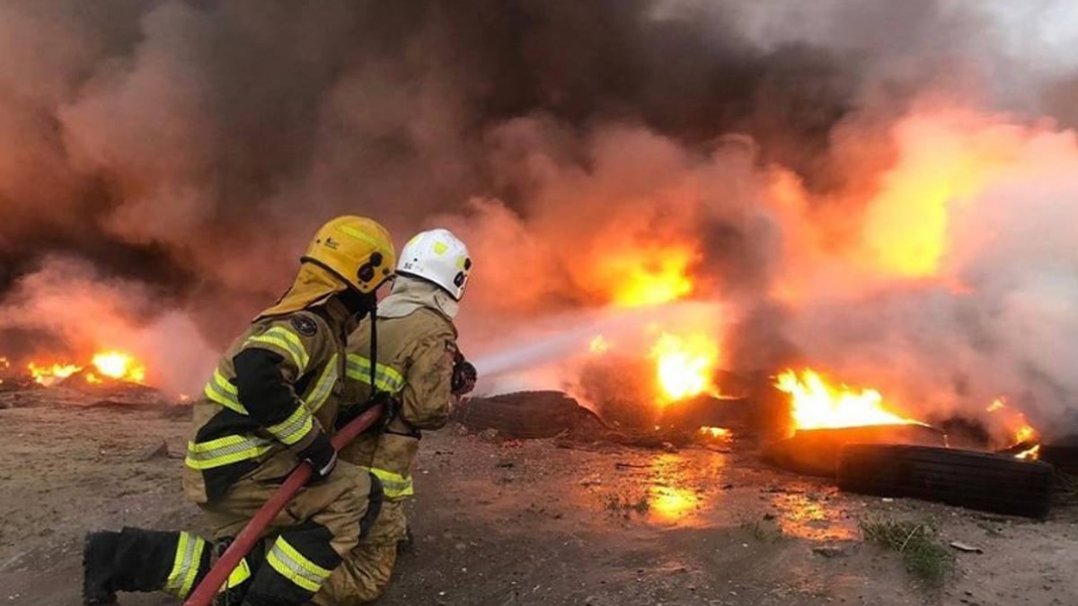 السيطرة على حريق في الكويت بعد هجوم إيراني دون إصابات