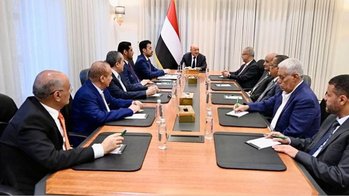 العليمي يشيد بالدعم السعودي والتحالف البحري في اليمن
