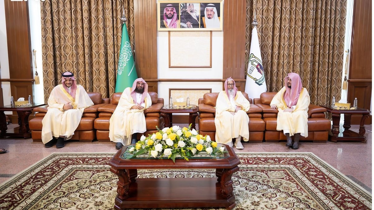 المفتي العام يشيد بجهود رئاسة الحرمين خلال لقاء السديس في الطائف