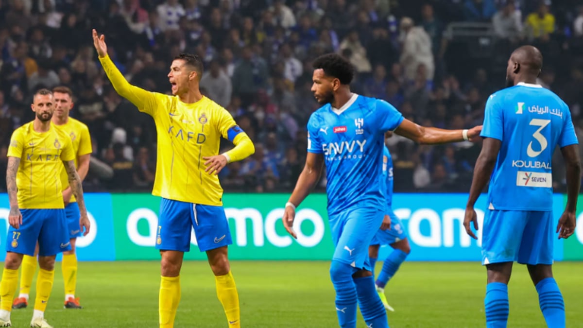 الهلال يتقدم في سوق الانتقالات والنصر يعاني من أزمة مالية
