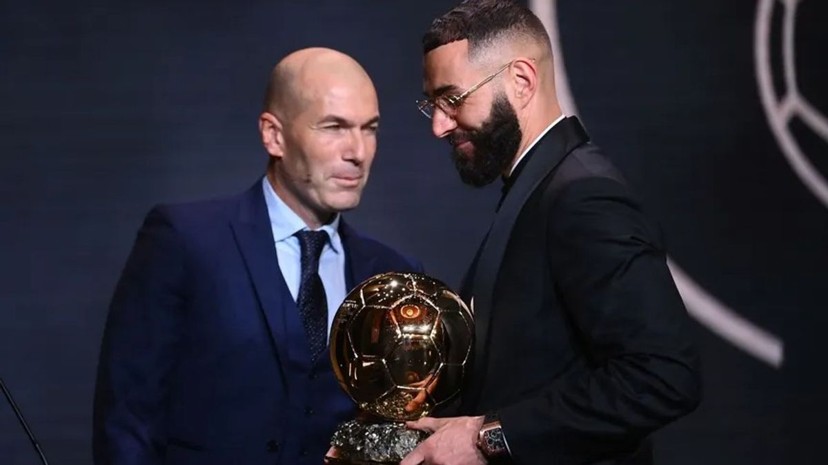 بنزيما يؤيد زيدان لتدريب منتخب فرنسا ويعبر عن سعادته بالخبر