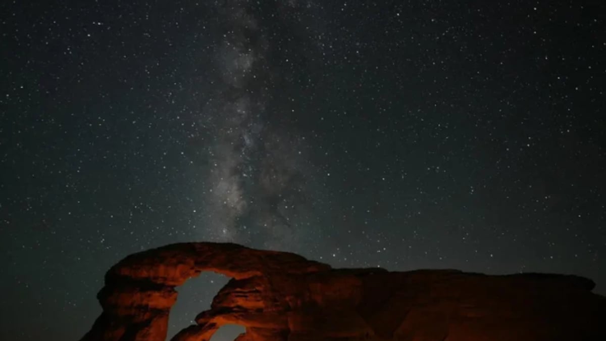 تجارب تأمل ورصد النجوم في العُلا تستقطب الزوار هذا الصيف