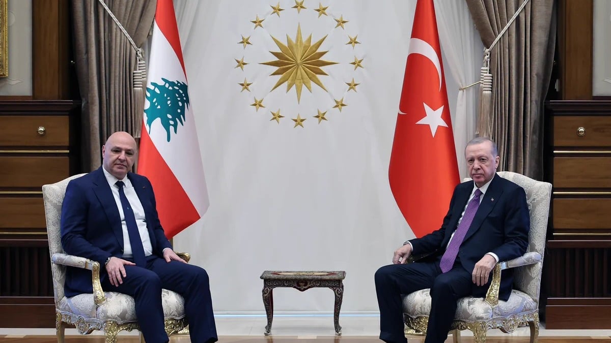 تركيا تؤكد دعمها لسيادة لبنان وإعادة إعمارها