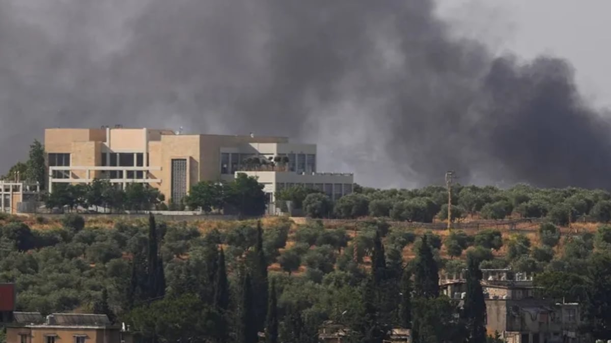 تفجيرات وقصف مدفعي إسرائيلي في جنوب لبنان قبل محادثات روما