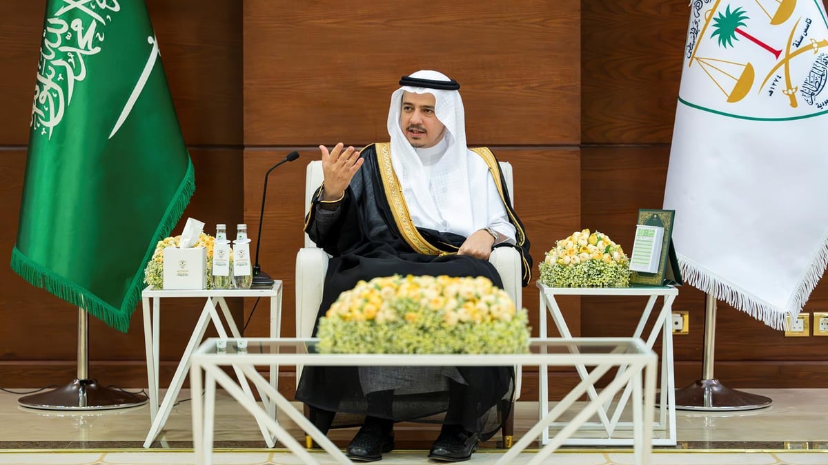 رئيس ديوان المظالم يزور المحكمة الإدارية بالرياض ويثني على الأداء المتطور
