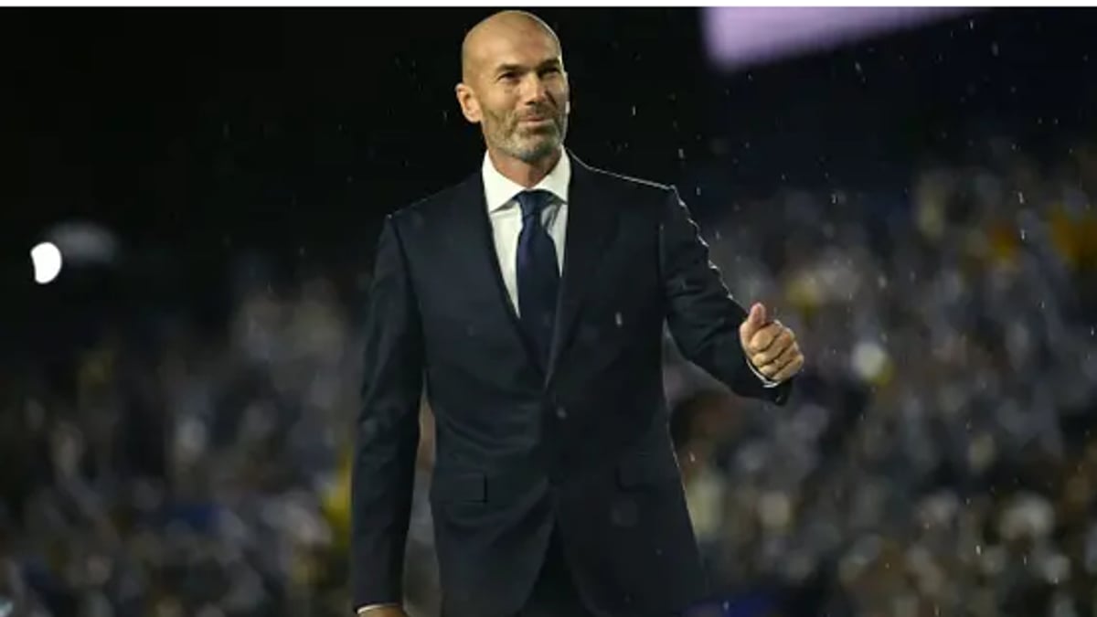 زيدان يوافق على تولي تدريب المنتخب الفرنسي