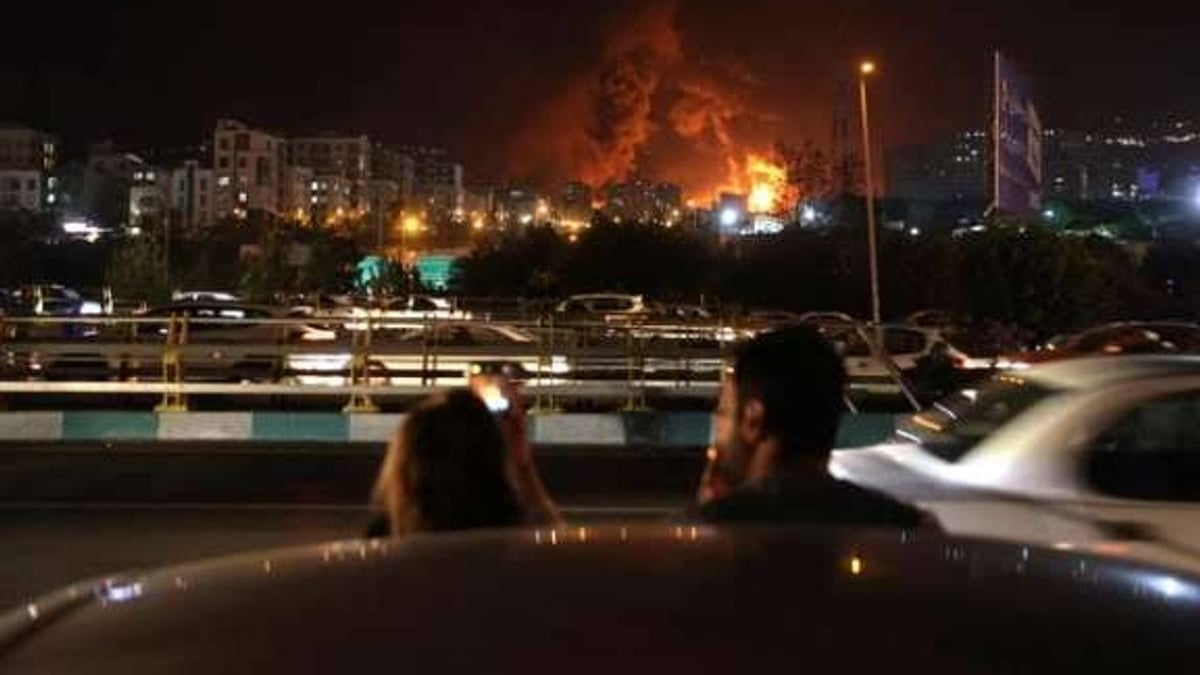 سقوط 4 صواريخ في محيط كنارك وتحليق مقاتلة أمريكية فوق المدينة