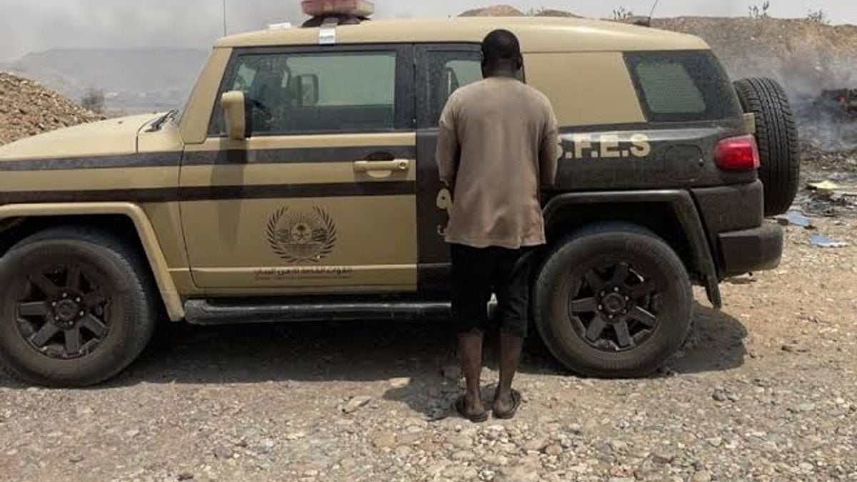 ضبط مخالف لنظام البيئة لنقل حطب محلي بالرياض