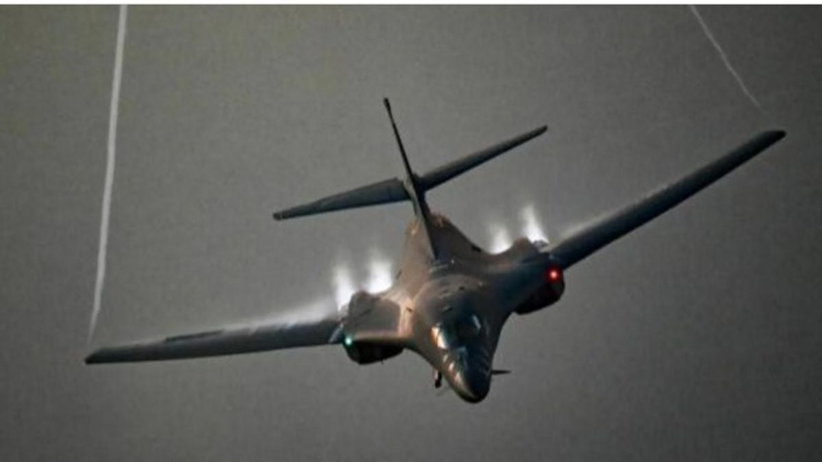 قاذفة “B-1” تشن غارات على مواقع الحرس الثوري الإيراني