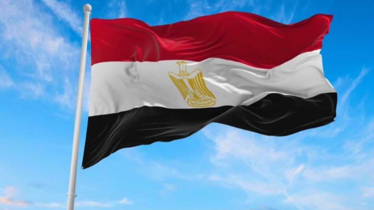 استهداف سفينتين في ميناء دمياط بطائرة مسيرة