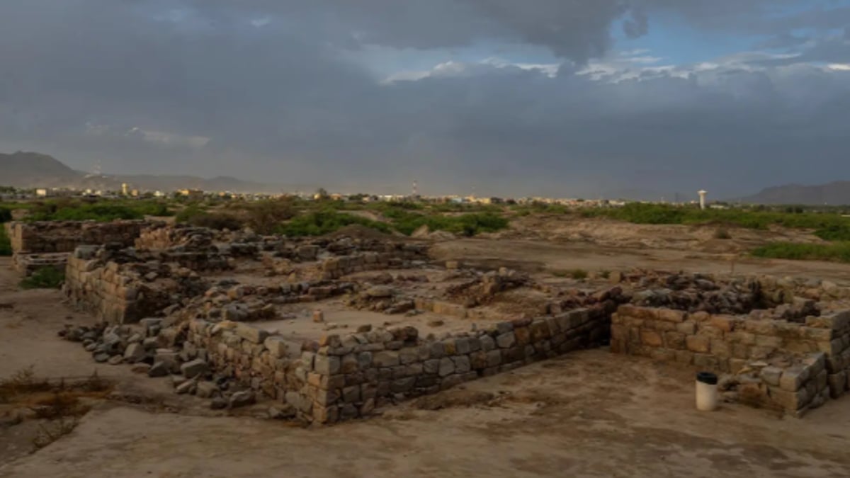 موقع الأخدود الأثري في نجران يستقطب 17,744 زائرًا في النصف الأول