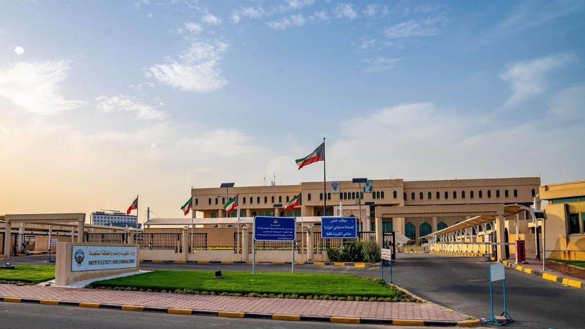 هجمات إيرانية تستهدف محطات الطاقة ومرافق المياه في الكويت