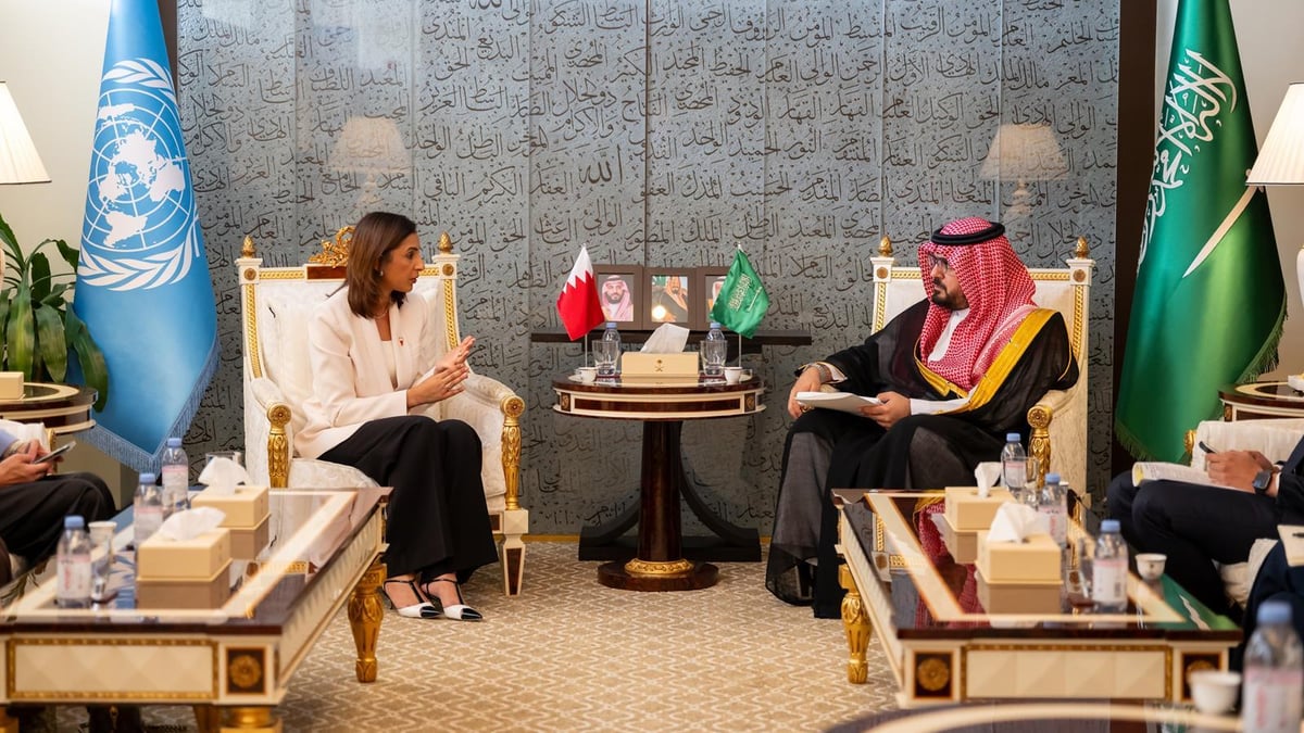 وزير الاقتصاد يناقش مع وزيرة بحرينية تعزيز التعاون في التنمية المستدامة