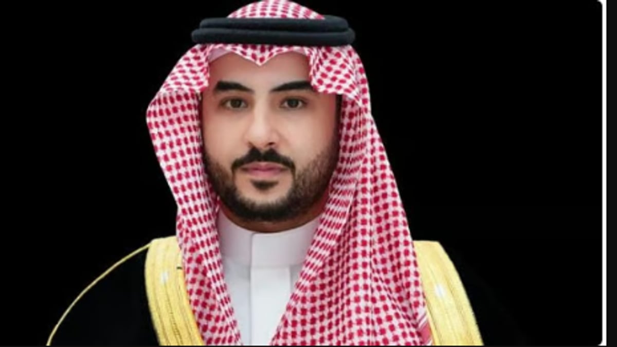 وزير الدفاع يتصل برئيس وزراء قطر معزيًا في وفاة الشيخ حمد بن خليفة
