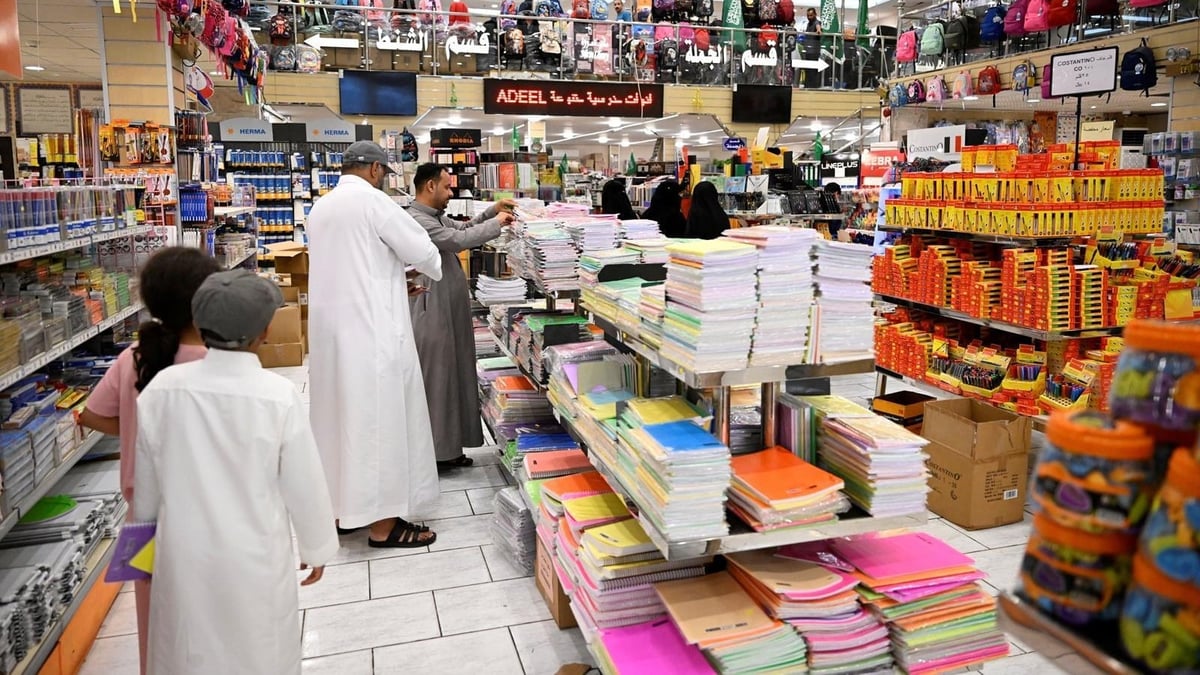 أسواق المستلزمات المدرسية في مكة تشهد انتعاشًا مع بدء العام الدراسي الجديد