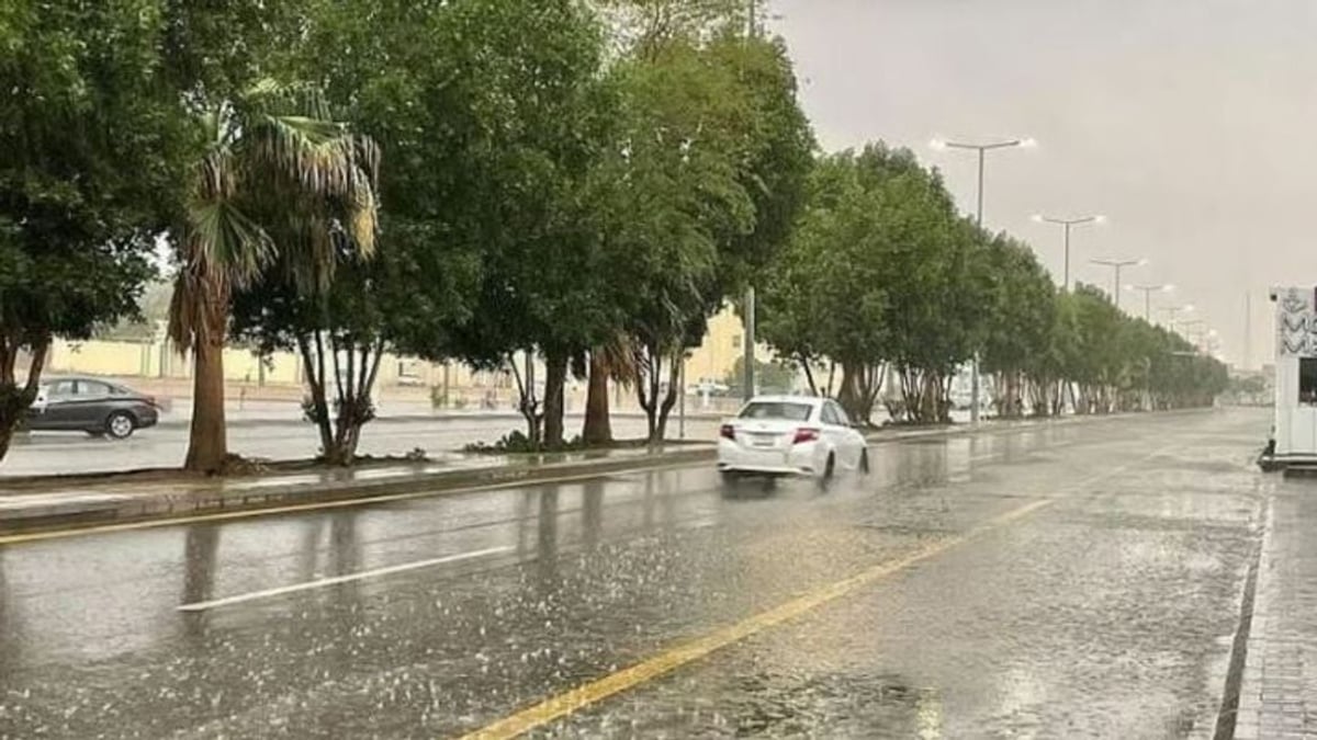 أمطار رعدية وزخات برد ورياح نشطة في عدة مناطق بالمملكة الثلاثاء