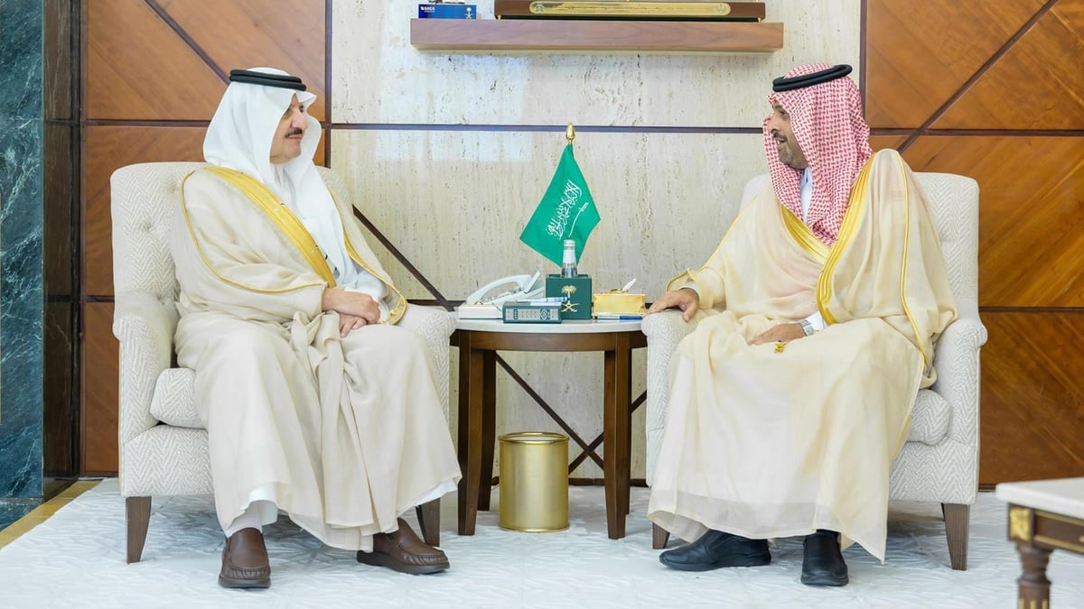 أمير الشرقية يستعرض مشروع صندوق الوقف الإسعافي للهلال الأحمر السعودي