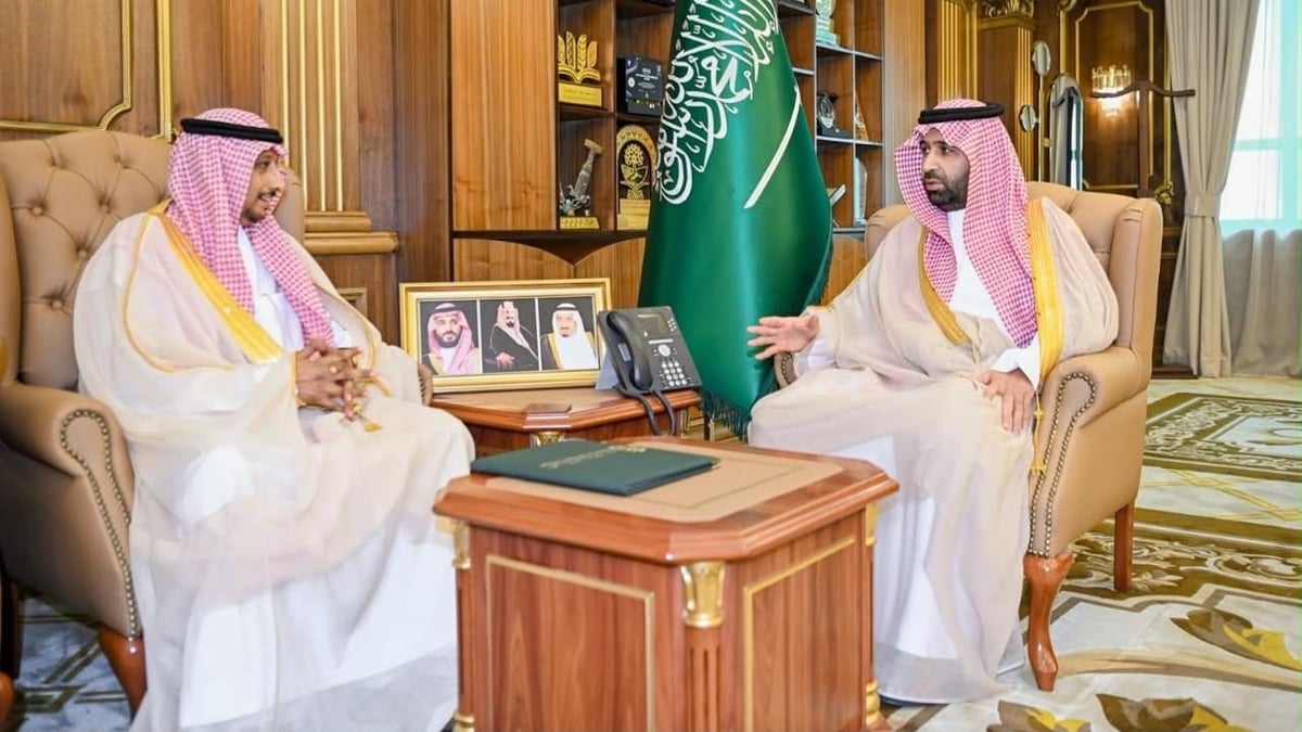 أمير جازان يطلع على خطط تطوير التعليم بكلية منار الجنوب