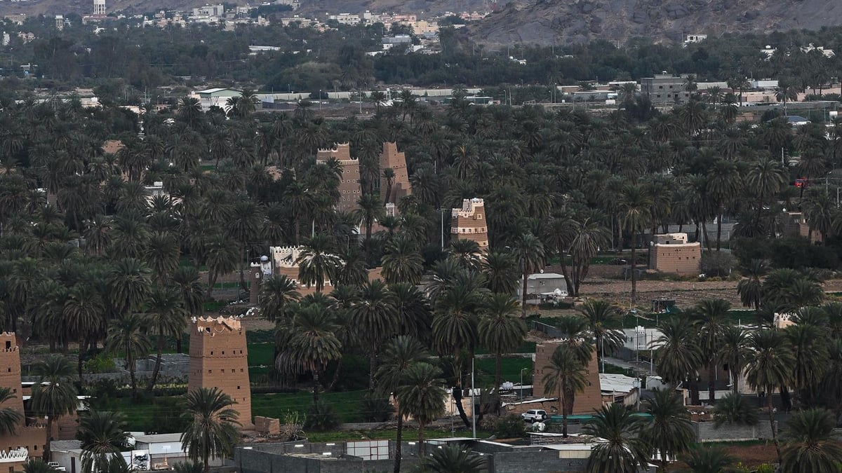 إطلالات بانورامية خلابة من مرتفعات نجران تجمع الجبال والواحة والتراث