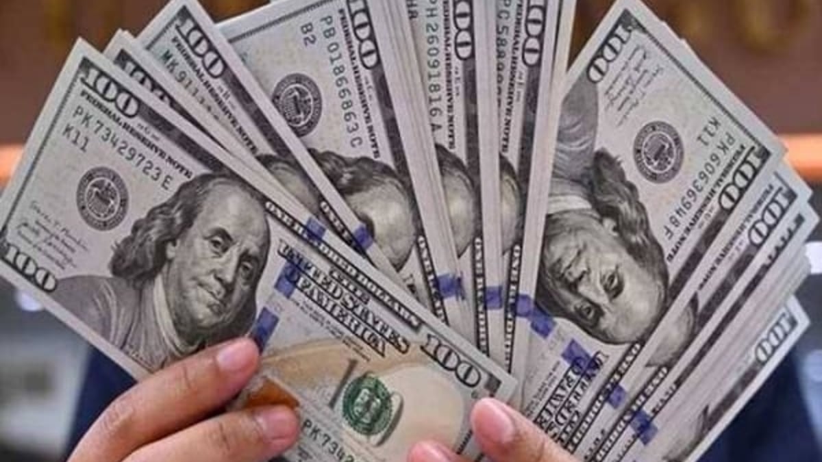 استقرار الدولار الأمريكي قرب أعلى مستوى له خلال أسبوع