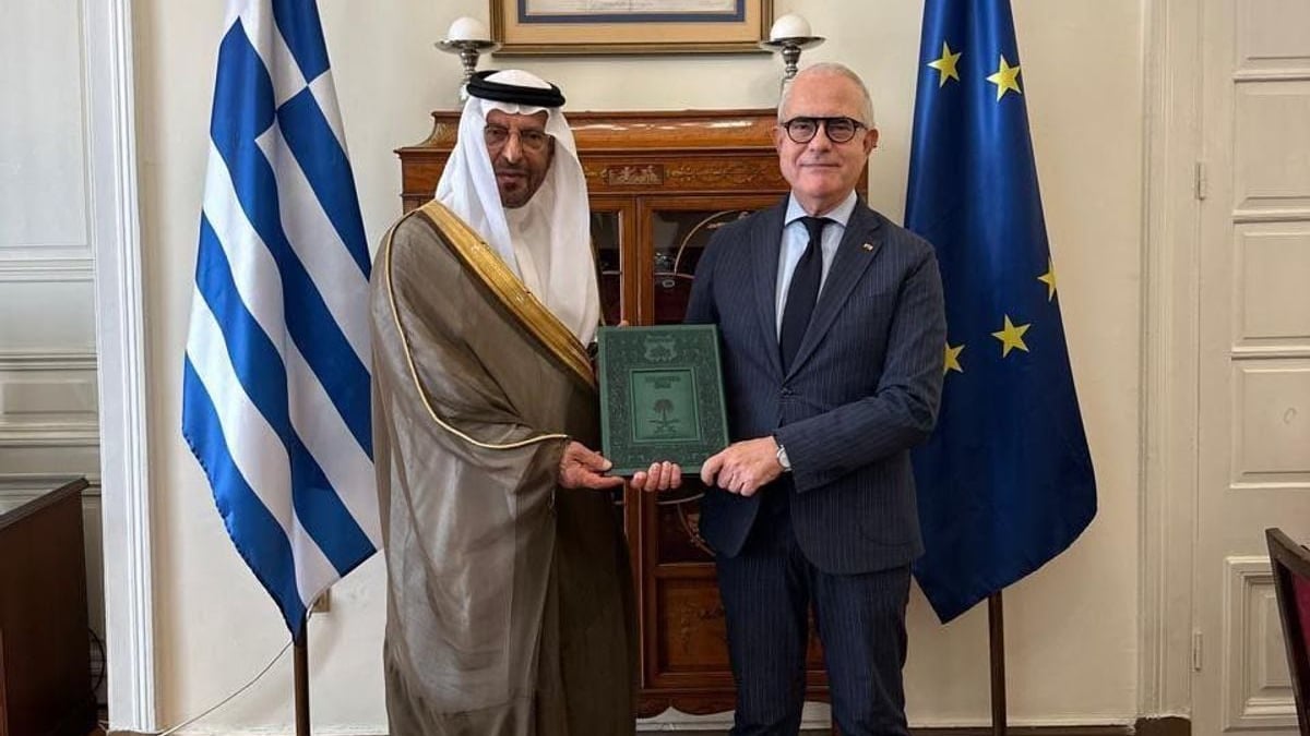 الأمير سعود بن عبدالمحسن يقدم أوراق اعتماده سفيرًا في اليونان