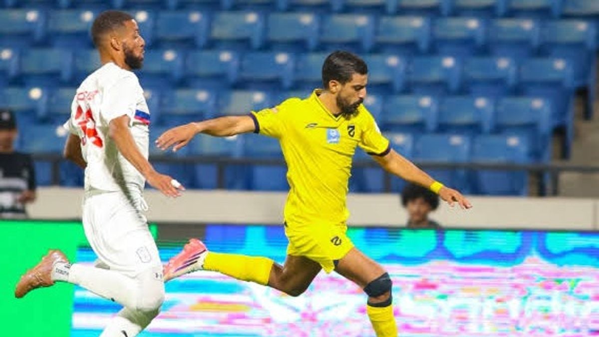 الحزم يفوز على أبها بثنائية في بداية الدوري السعودي