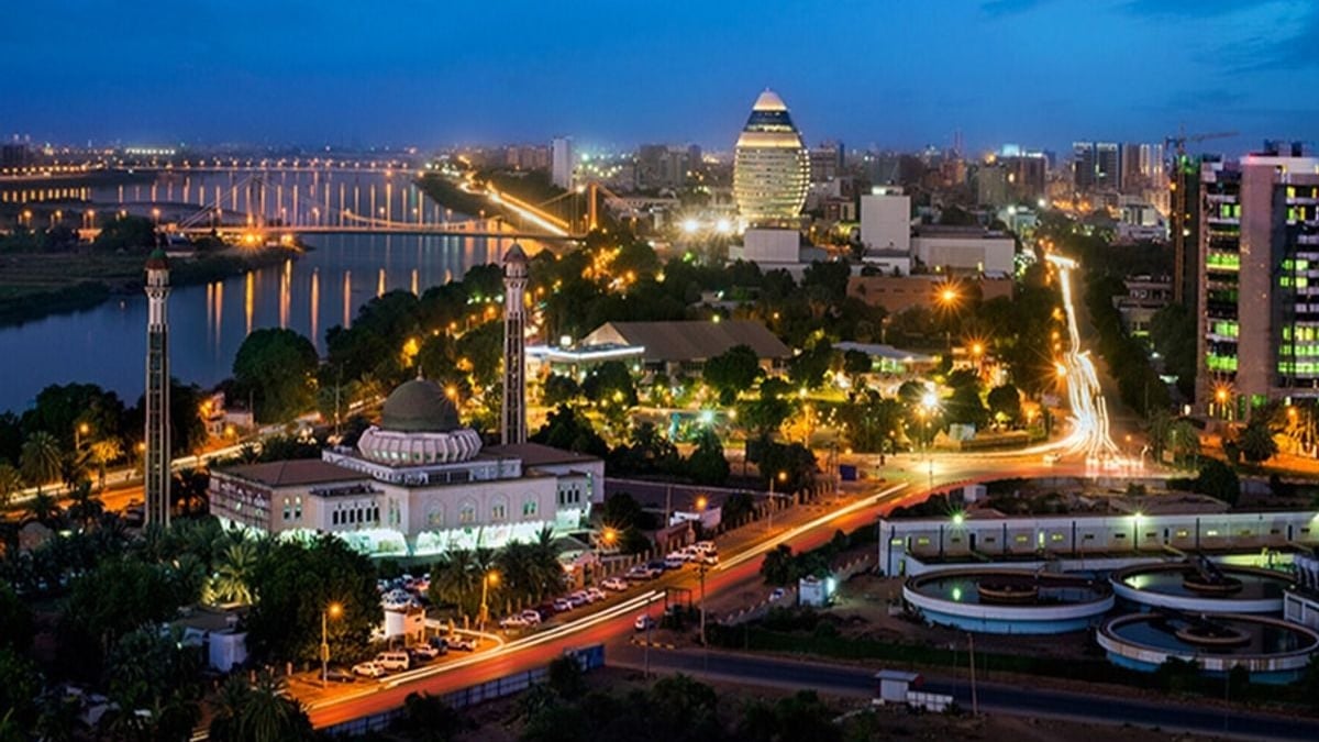 الخرطوم تلغي حظر التجول وتعيد فتح الحركة طوال اليوم بعد عامين
