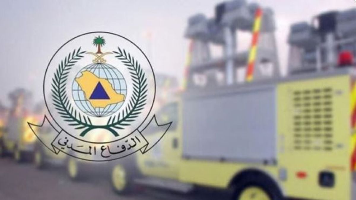 الدفاع المدني يخمد حريقًا في أشجار جبلية بتقنية تنومة