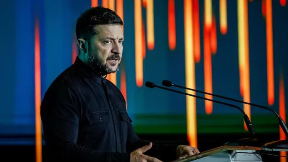 الرئيس الأوكراني يوجه الجيش بإطلاق 1000 مسيرة يوميًا نحو روسيا