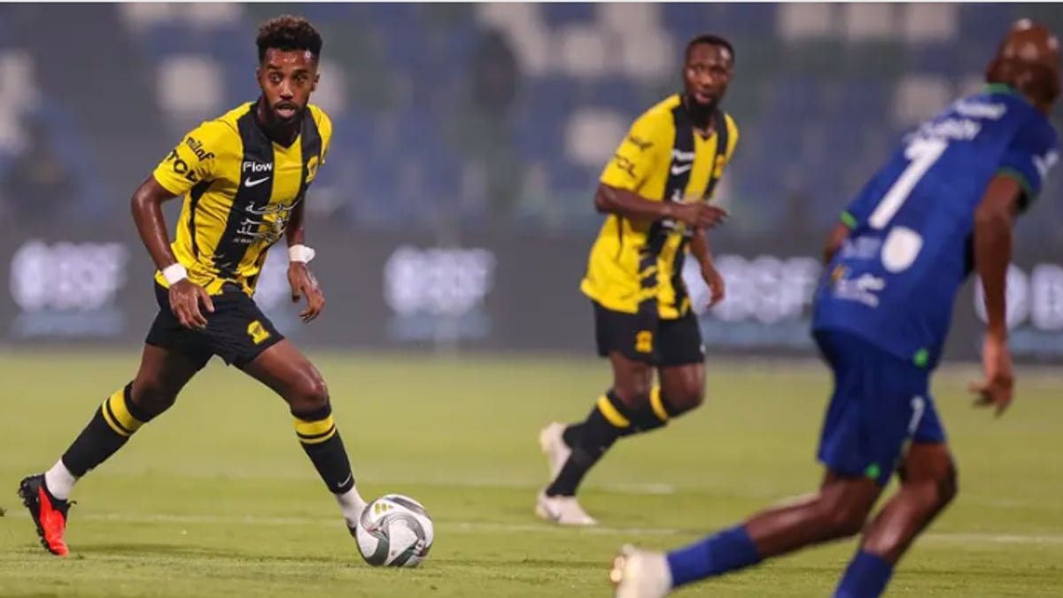 الفتح والاتحاد يتعادلان سلبياً في الجولة الرابعة من دوري روشن