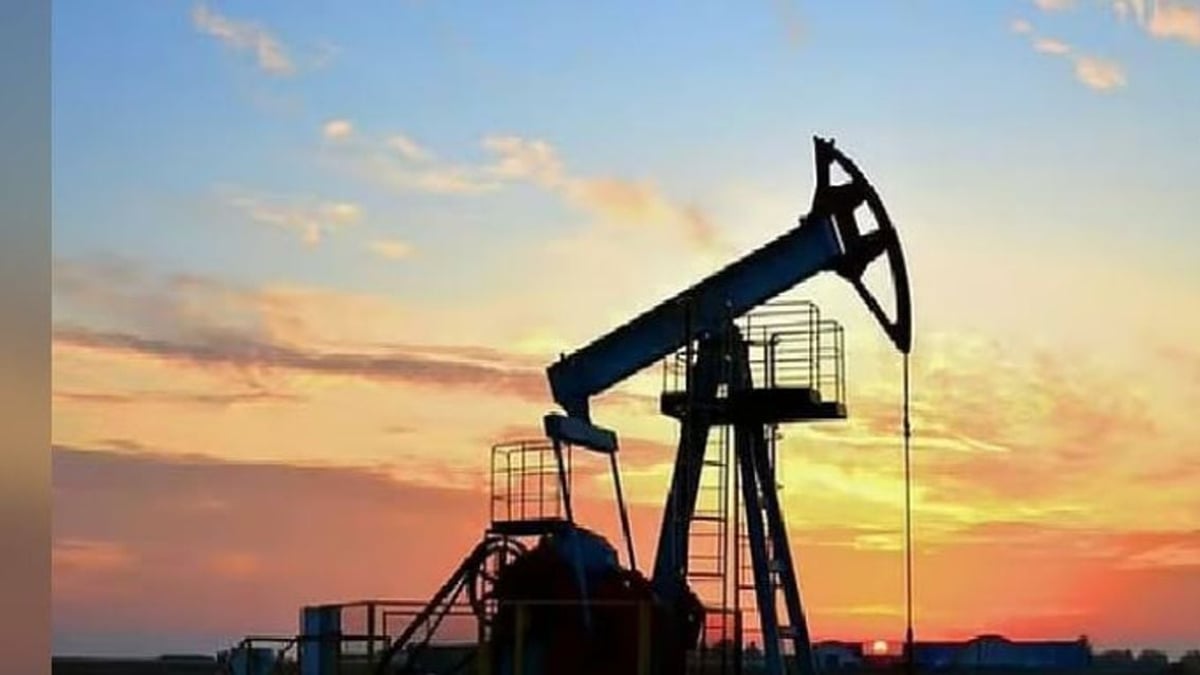 النفط يرتفع قرب أعلى مستوى أسبوعي وخام برنت يسجل 87.81 دولار