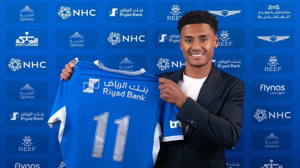 الهلال يضم المهاجم الإنجليزي أولي واتكينز لمدة ثلاثة مواسم