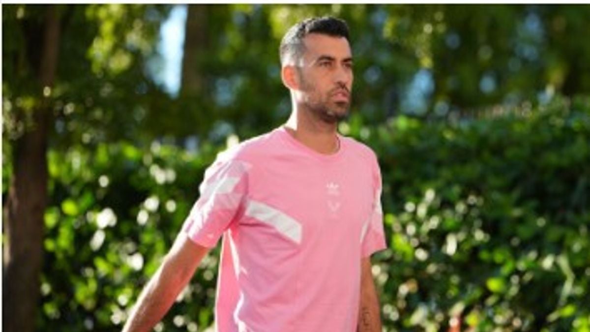 بوسكيتس ينتقل من الملاعب إلى تدريب برشلونة أتلتيك