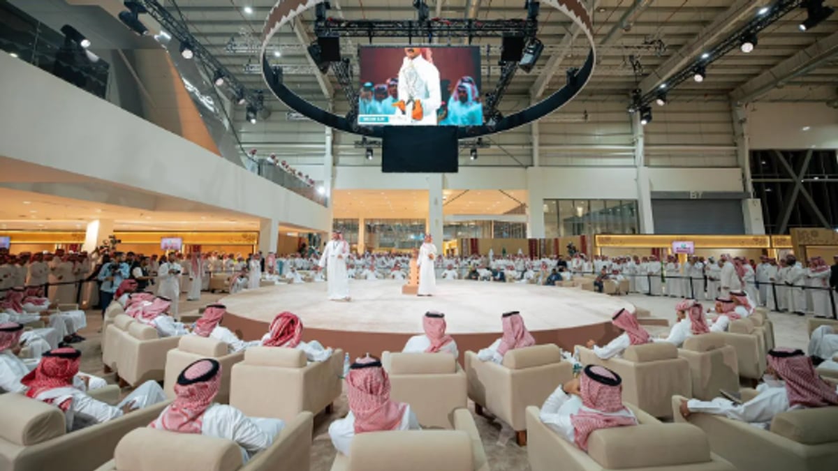 بيع صقرين بمبلغ 201 ألف ريال في مزاد الصقور الدولي 2026
