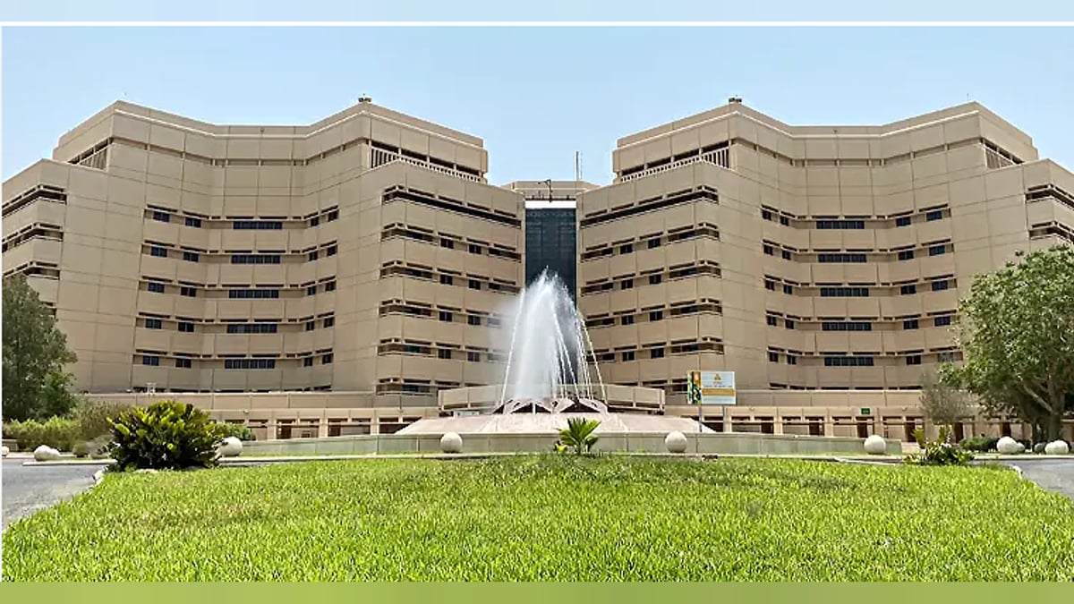 جامعة الملك عبدالعزيز تفتح باب التقديم لبرنامج السنة التأهيلية