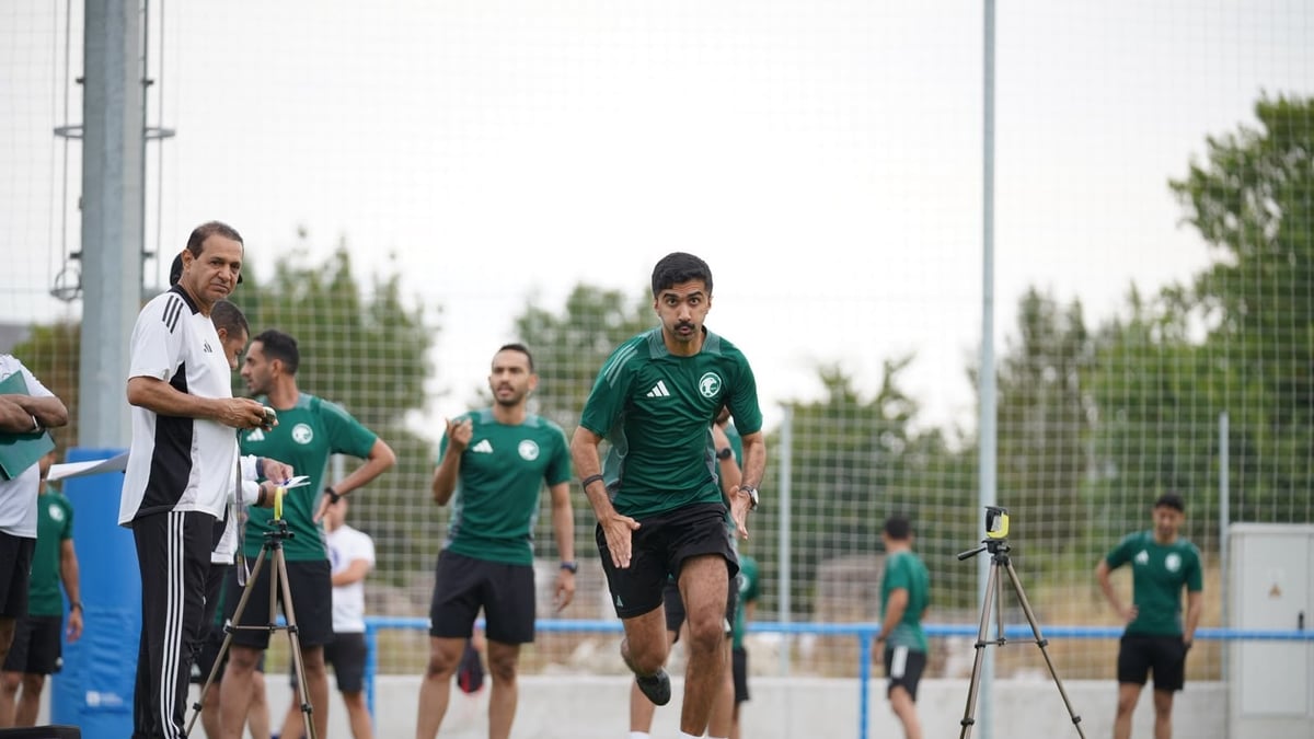 حكام دوري روشن يستمرون في معسكرهم التدريبي في إسبانيا
