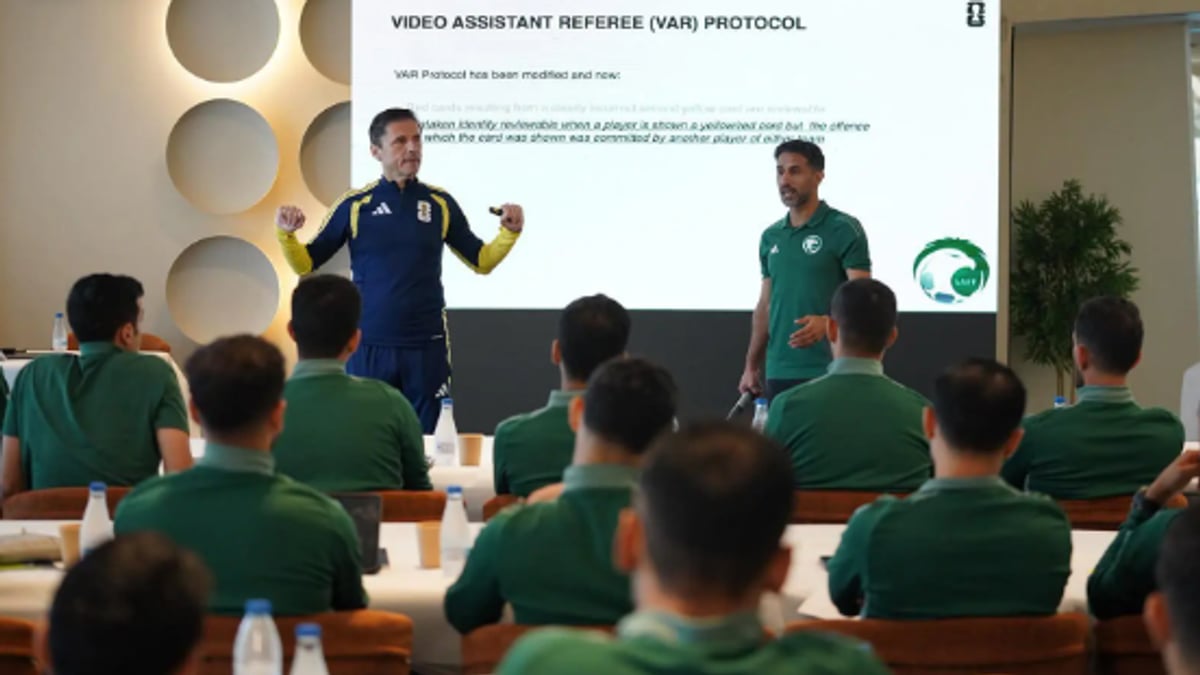 حكام دوري روشن يواصلون تدريباتهم في معسكر إسبانيا