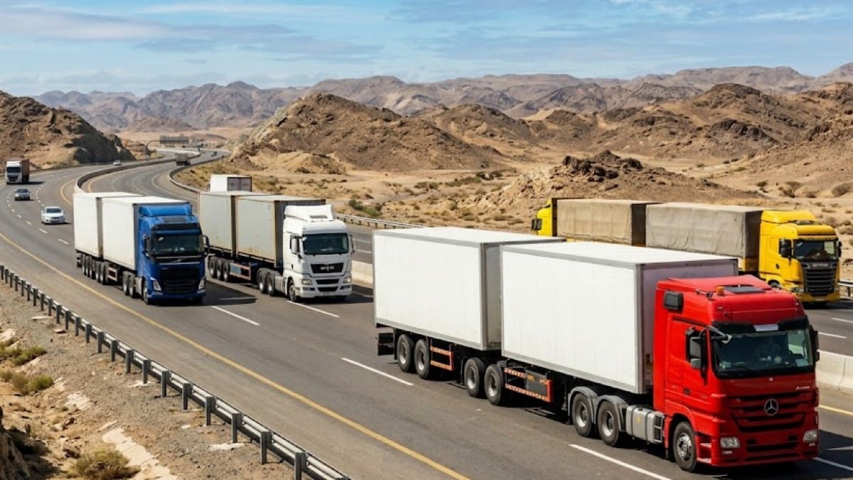 خدمة تصاريح النقل تنظم سير الشاحنات المزدوجة لتعزيز السلامة على الطرق