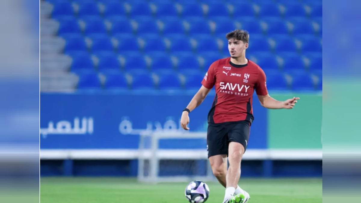 خلاف وحيد يمنع مدافع الهلال من العودة للدوري التركي