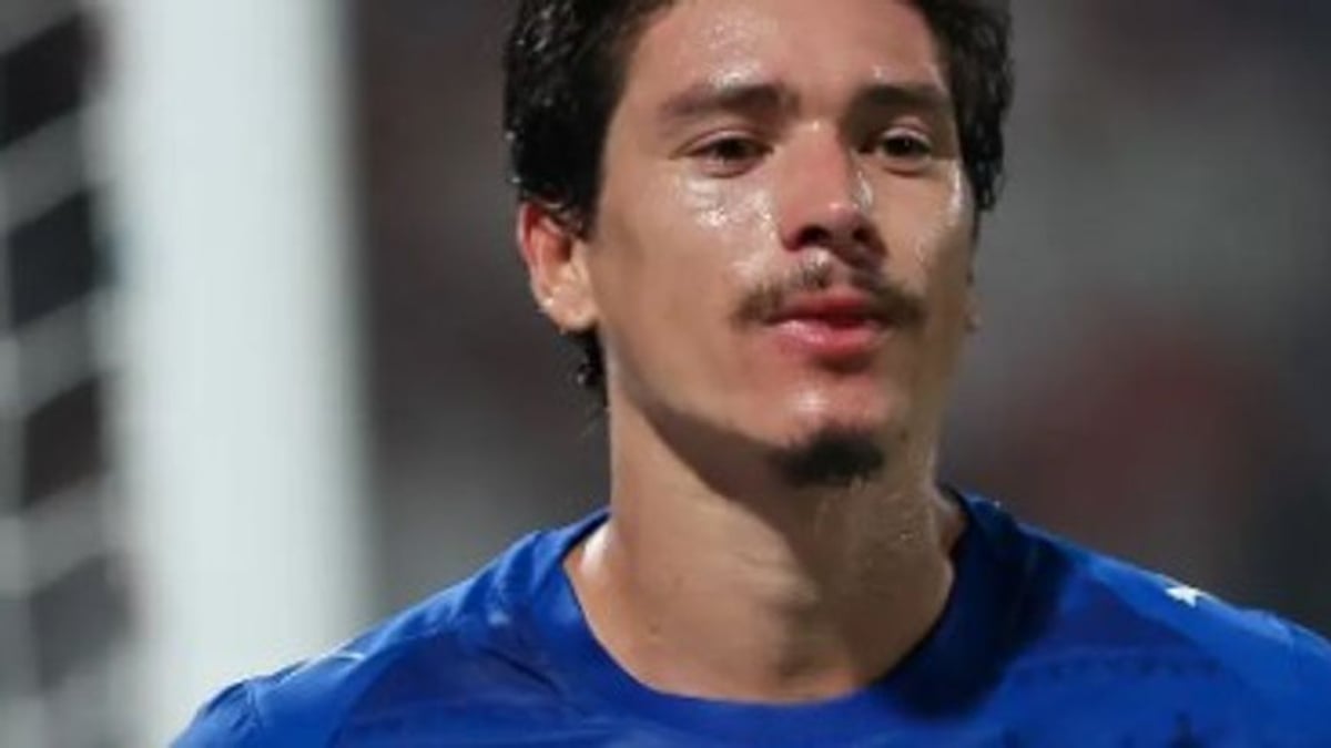 داروين نونيز يرفض اللعب مع محمد صلاح وينتقل إلى الدرعية