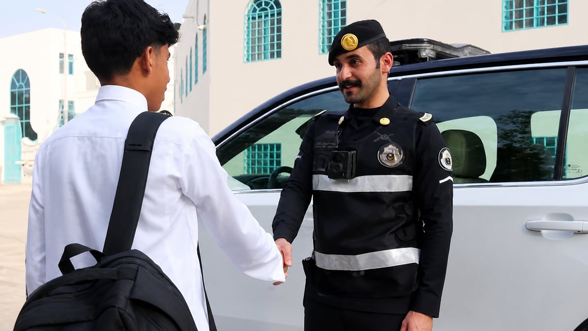 دوريات الأمن تعزز السلامة مع بداية العام الدراسي