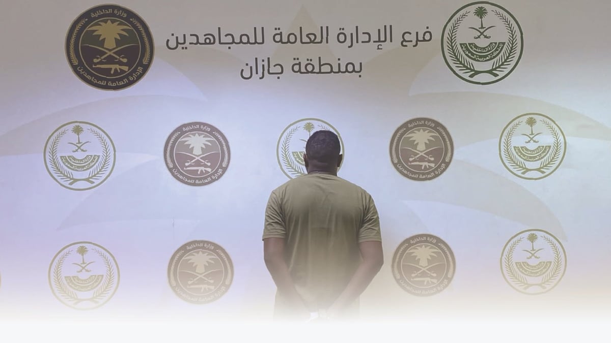 دوريات المجاهدين في جازان تضبط مقيمًا ينقل مخالفين لأمن الحدود