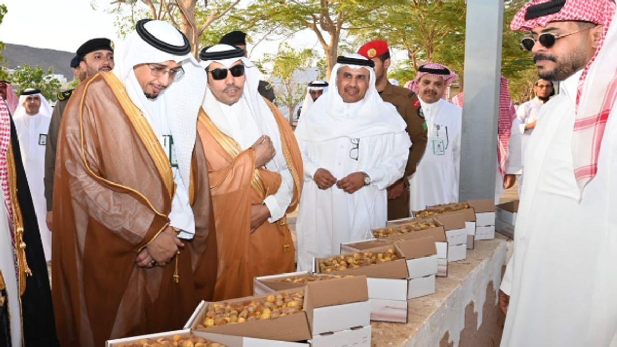 سوق رهاط الموسمي للتمور يستقطب زواراً وأهالي بكثافة